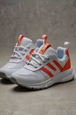 Кроссовки Д